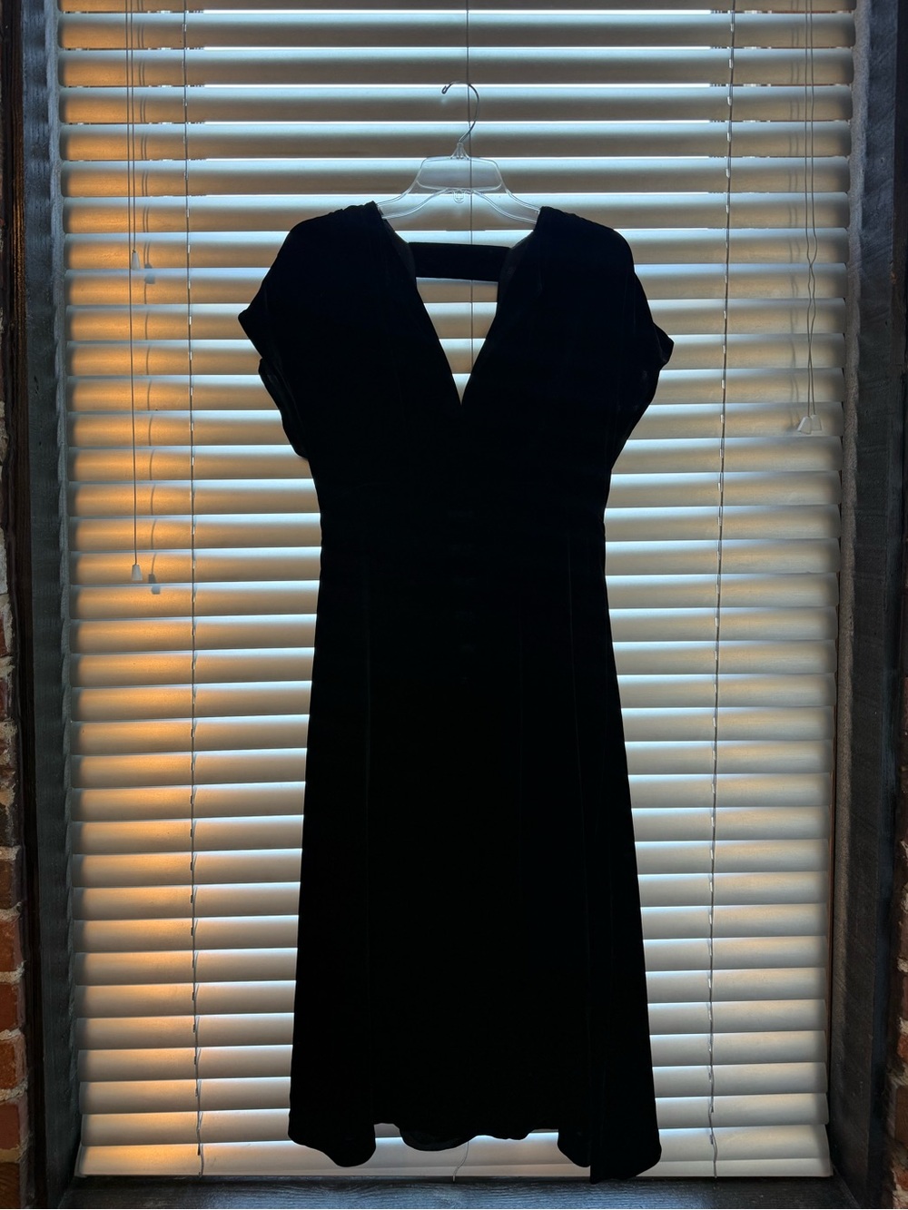 Comptoir Des Cotonniers Classic Black V-Neck Velvet Dress